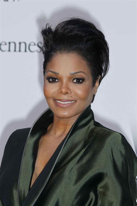 Janet Jackson .